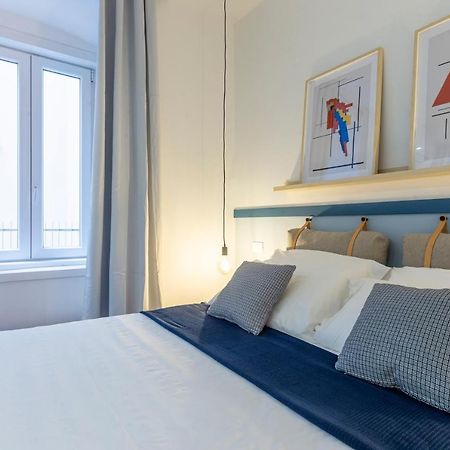 Cool And Stylish City Apartment - Wifi Триест Экстерьер фото
