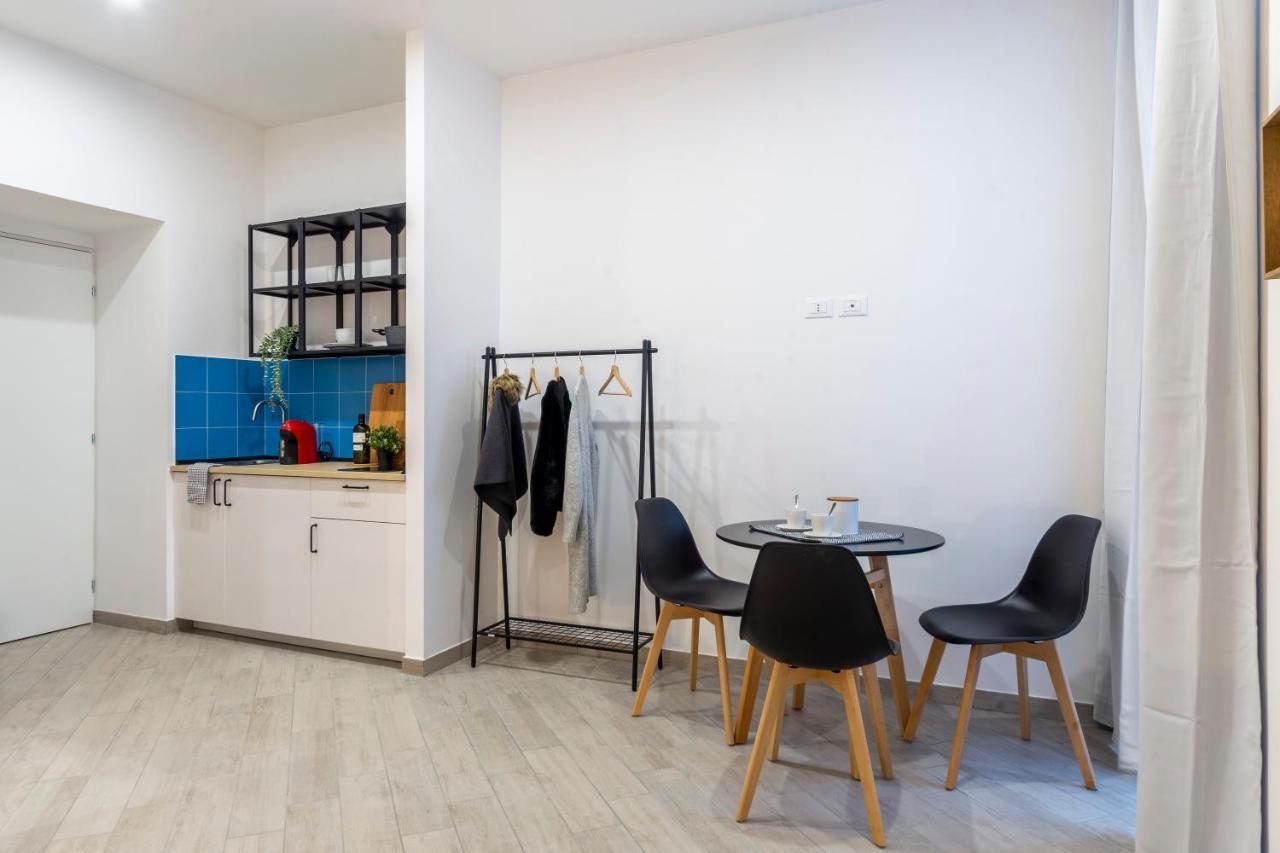 Cool And Stylish City Apartment - Wifi Триест Экстерьер фото