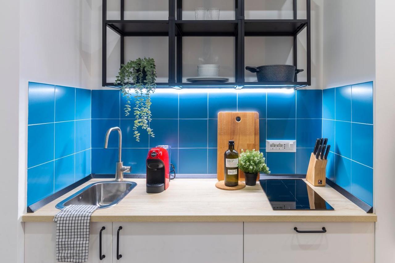 Cool And Stylish City Apartment - Wifi Триест Экстерьер фото
